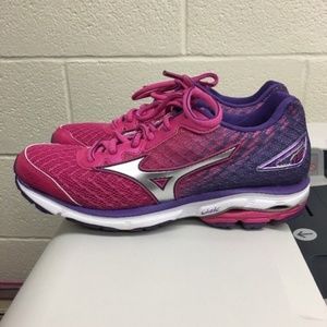 NWOT Mizuno Wave Rider 19 NARROW